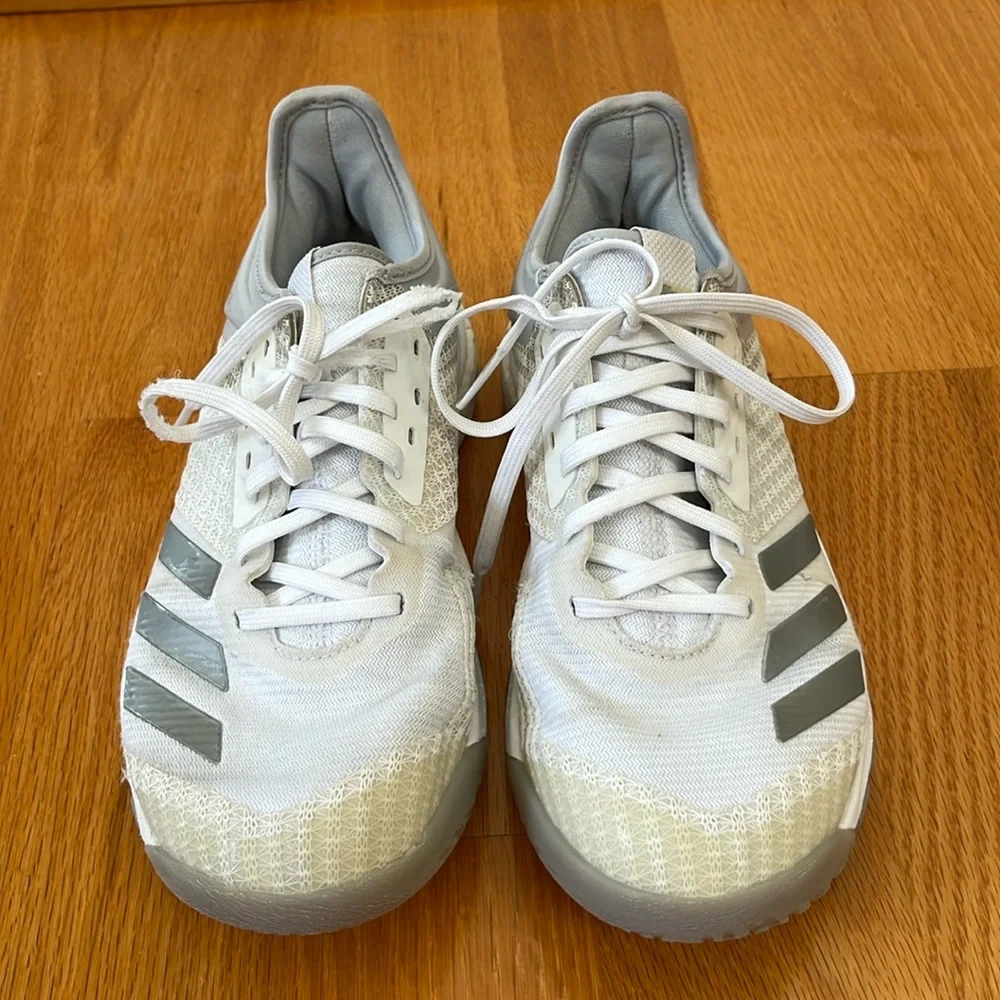 Adidas Volleyball Shoes White Size 6.5 6 1/2 - Picture 1 of 7